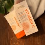 اسکراب صورت درخشان کننده و ضدچروک ویتامین سی دکترراشل